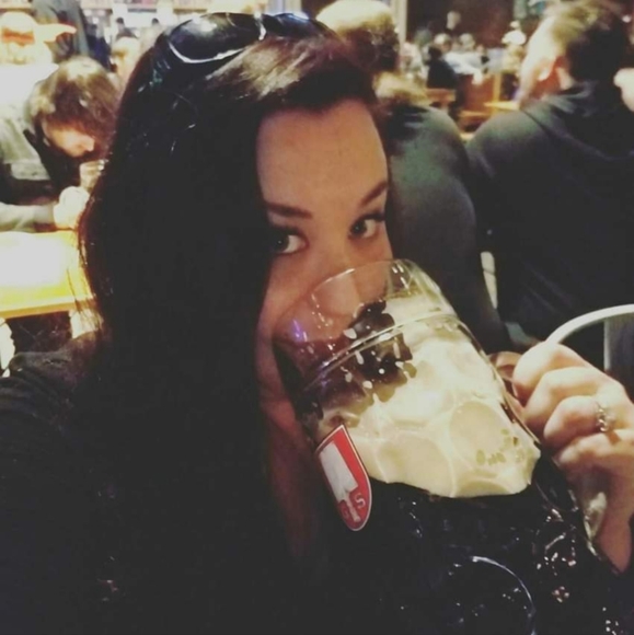 Meet your Posher, Jenny - Picture 3 of 4